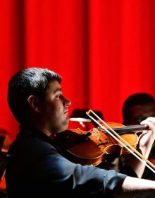 Portrait of ​​Violin I musician Lev Roshal