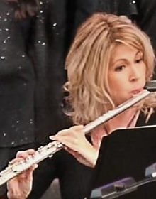 Portrait of ​Flute musician ​Monika Spangler
