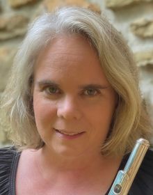 Portrait of ​​Principal Flute musician Tamara Thweatt