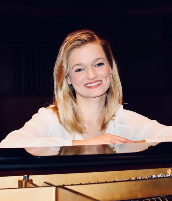 Portrait of Keyboard musician Allegra Hein