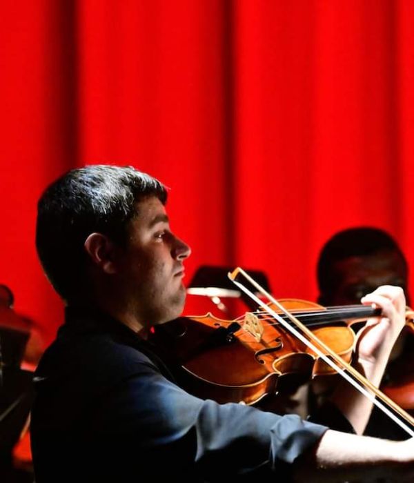 Portrait of ​​Violin I musician Lev Roshal