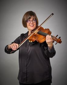 Portrait of Viola musician Melinda Bowman