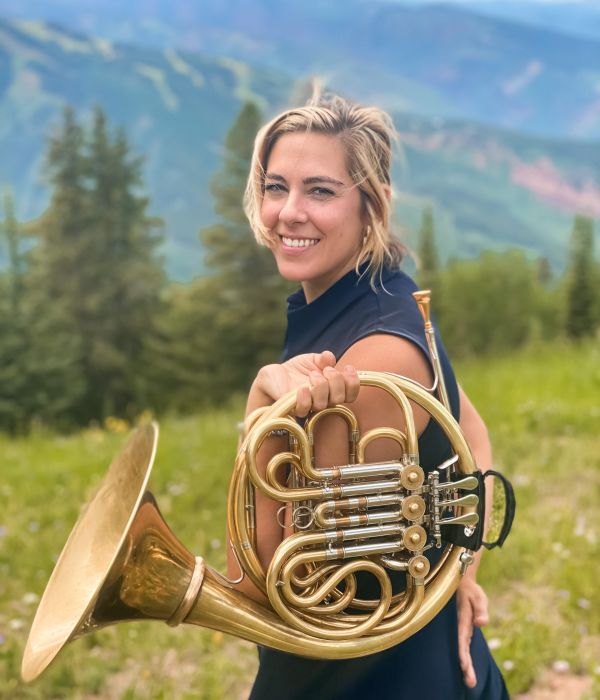 Portrait of ​Horn musician ​Sara Petokas