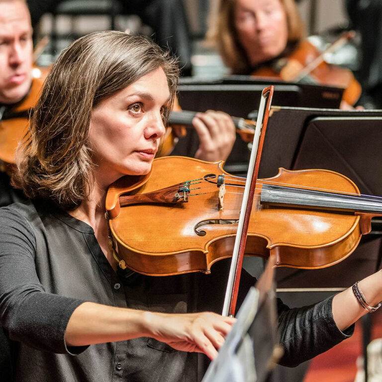 Portrait of Assistant Principal Viola musician Julie Scull
