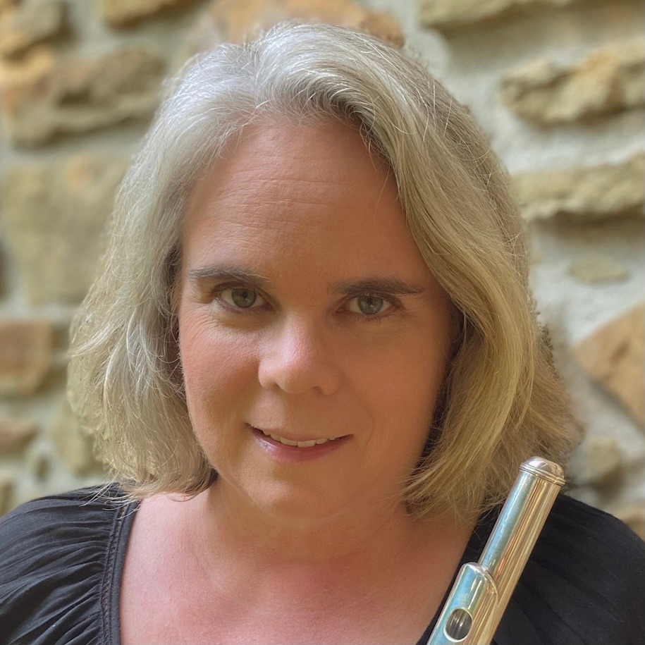Portrait of ​​Principal Flute musician Tamara Thweatt